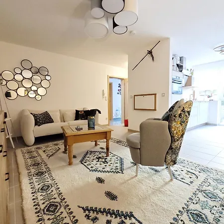 Apartment Apart Waldershof 公寓